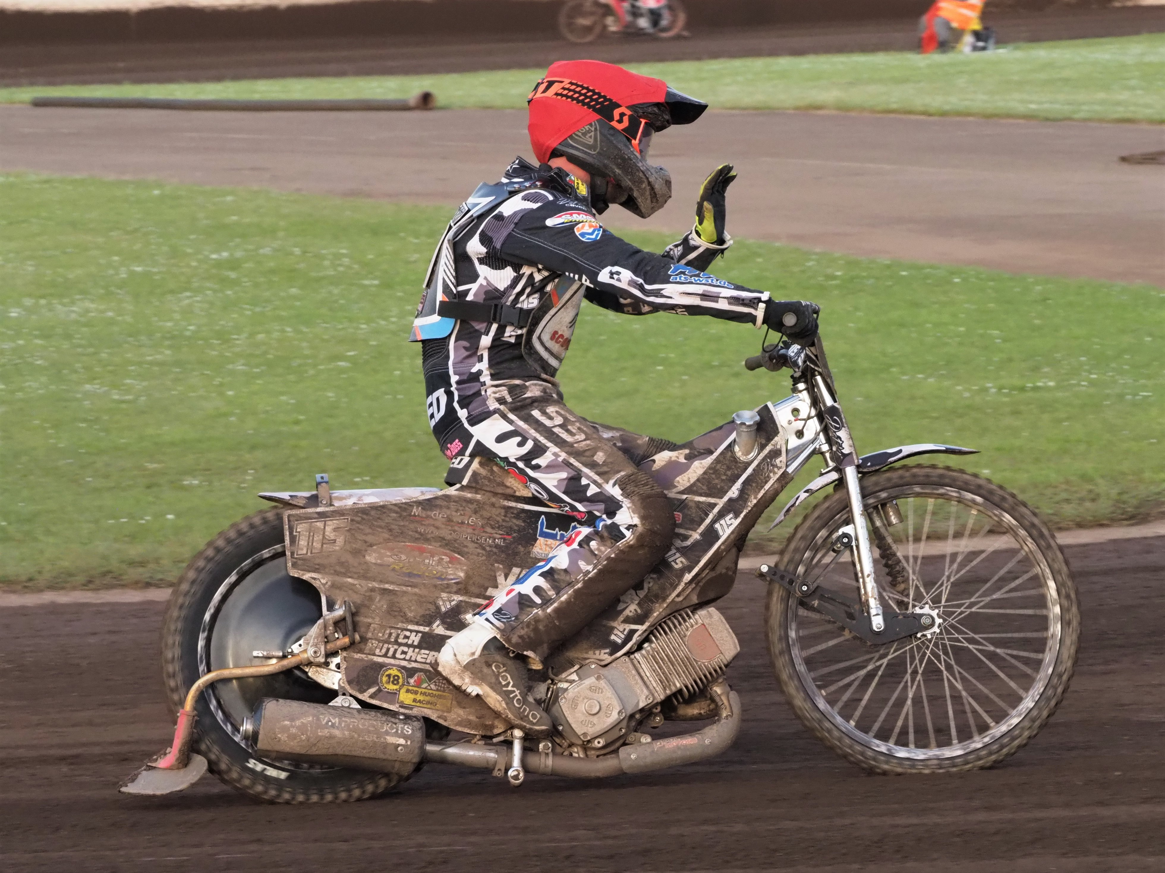 OLYMPUS DIGITAL CAMERA